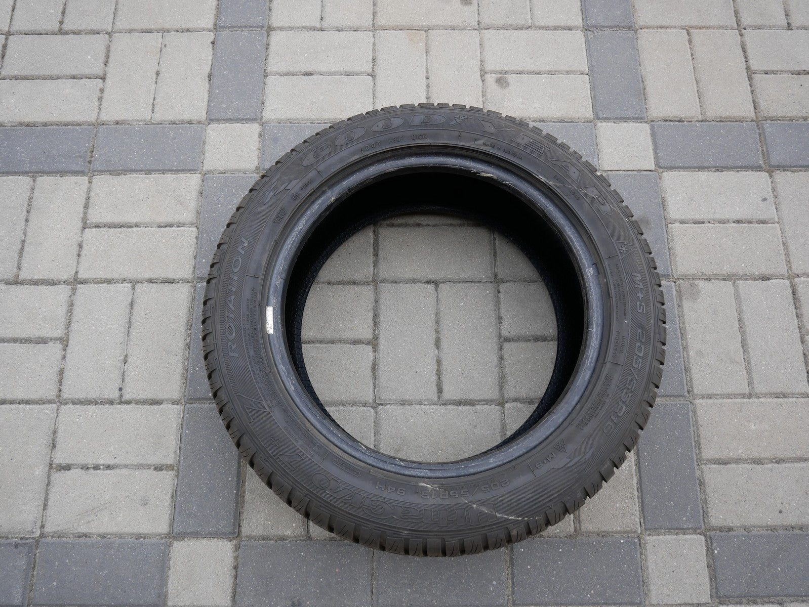 GOOD YEAR Ultragrip 7+ 205/55R16 2016