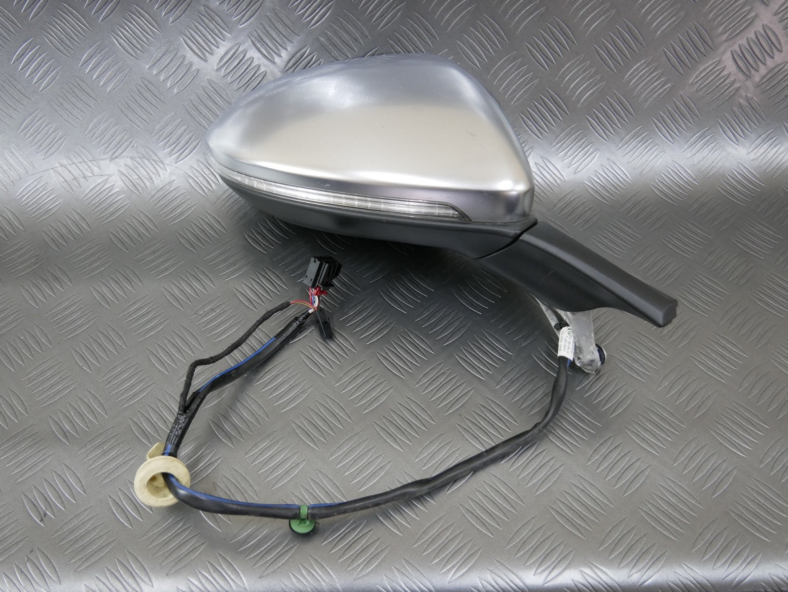 Lusterko prawe CHROM asystent 10+2 PIN GOLF VII R20