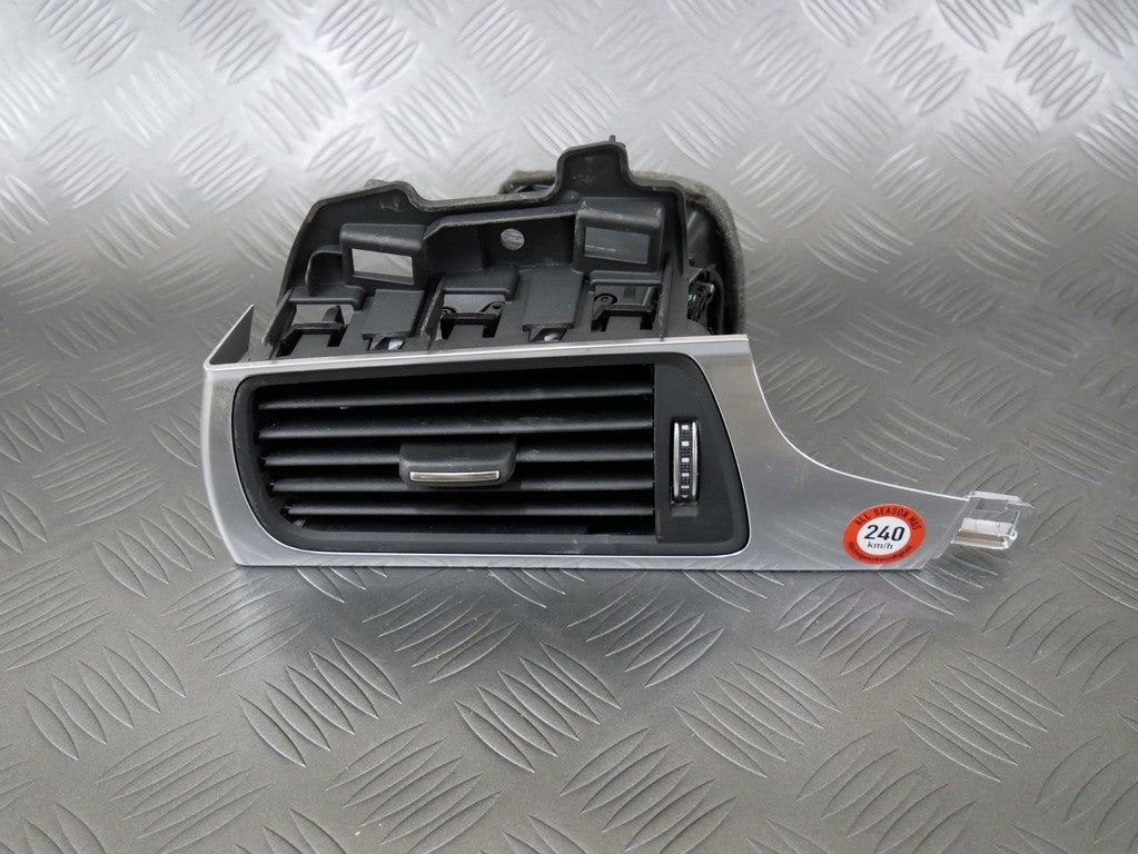 Kratka nawiewu lewa 4G1820901E AUDI A7 LIFT