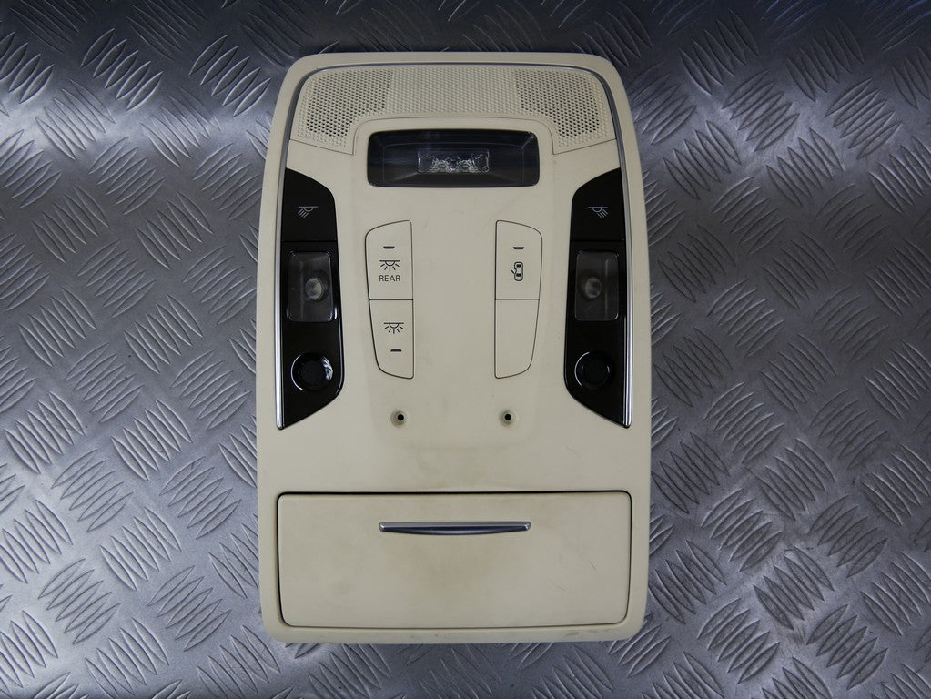 Lampka podsufitki beż 4G0947135B BF1 AUDI A7 LIFT