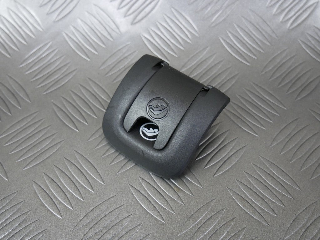 Osłona zaślepka ISOFIX 8R0887233 AUDI Q5