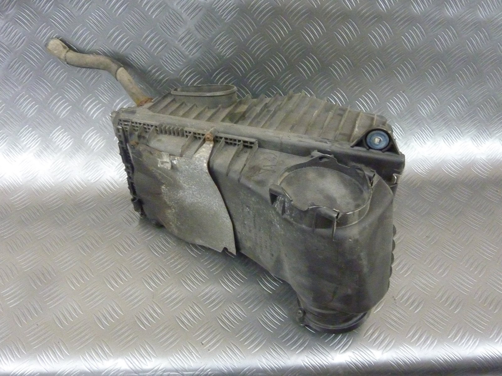 Filtr powietrza obudowa 7L6129601Q AUDI Q7 3.0 TDI