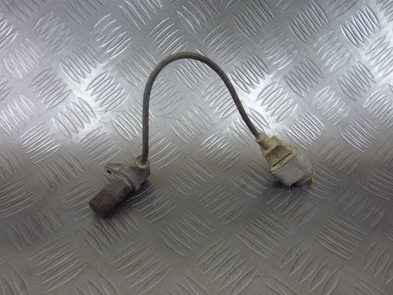 Czujnik położenia wału 077905381K AUDI Q7 4L0