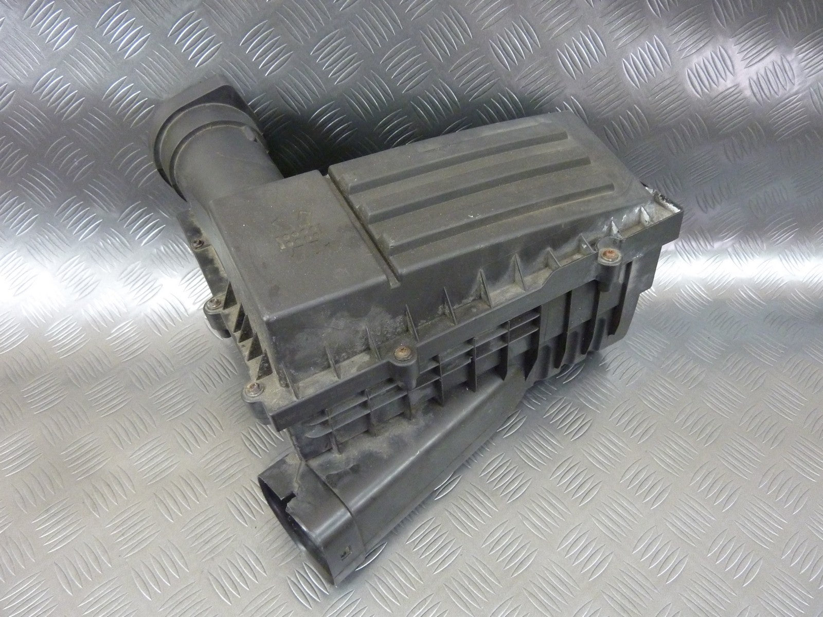 Filtr powietrza 1K0129601CG VW GOLF VI GTI 2.0 TSI
