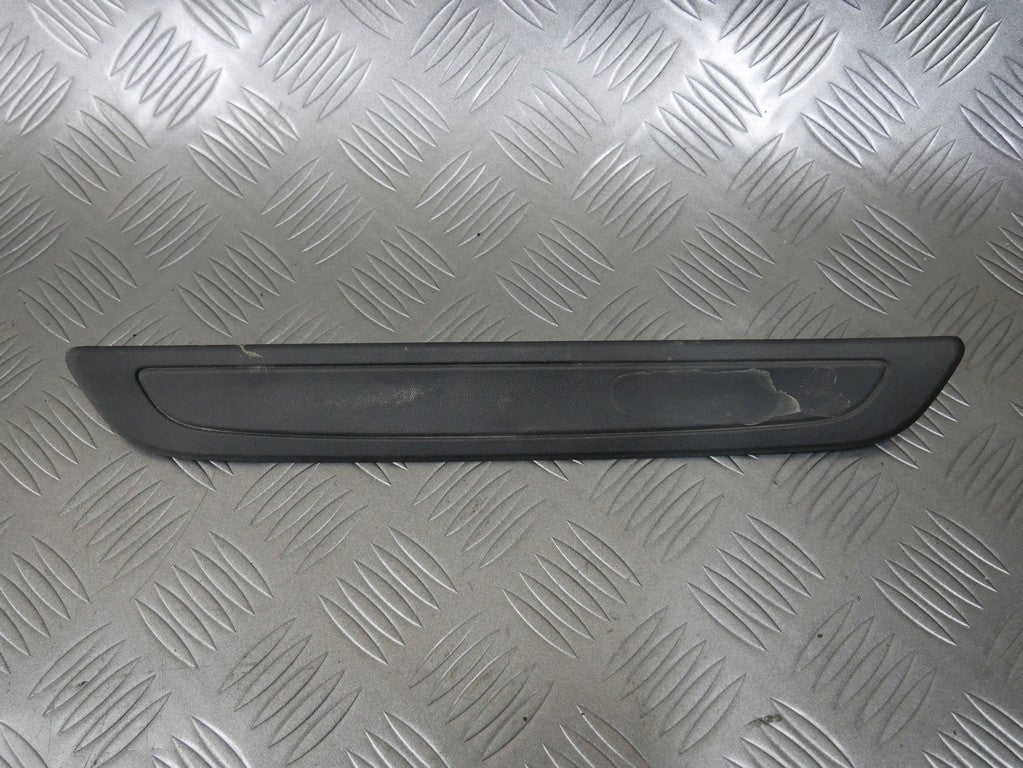 Listwa progowa tył lewa 67916-02040 AURIS I