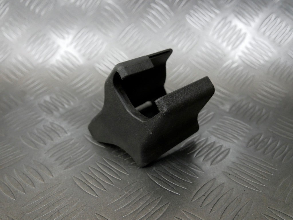 Osłona szyny fotela 72158-02080 TOYOTA AURIS I