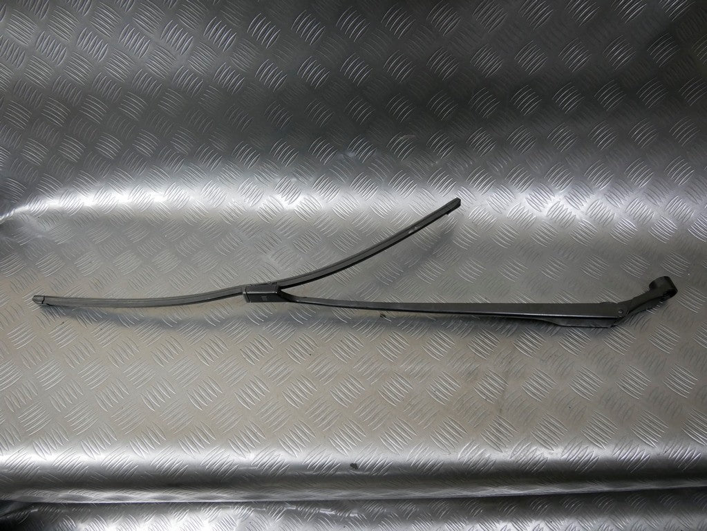 Wycieraczka prawa 3392125686 AVENSIS T27