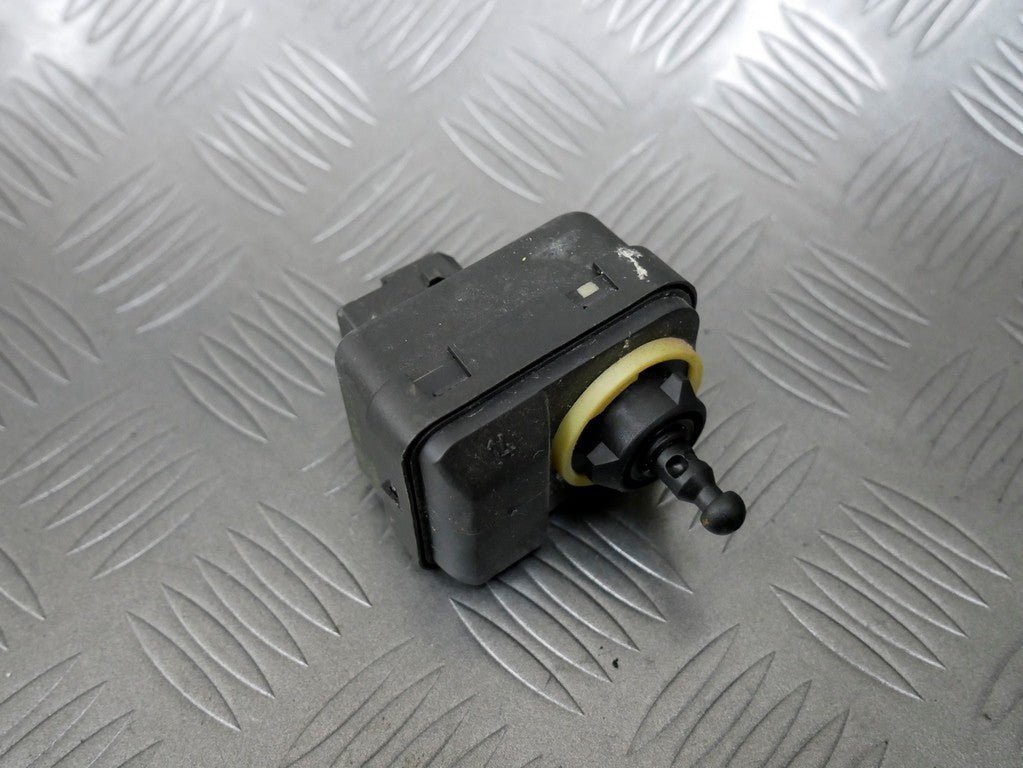 Silniczek regulacji lampy TOYOTA AURIS I