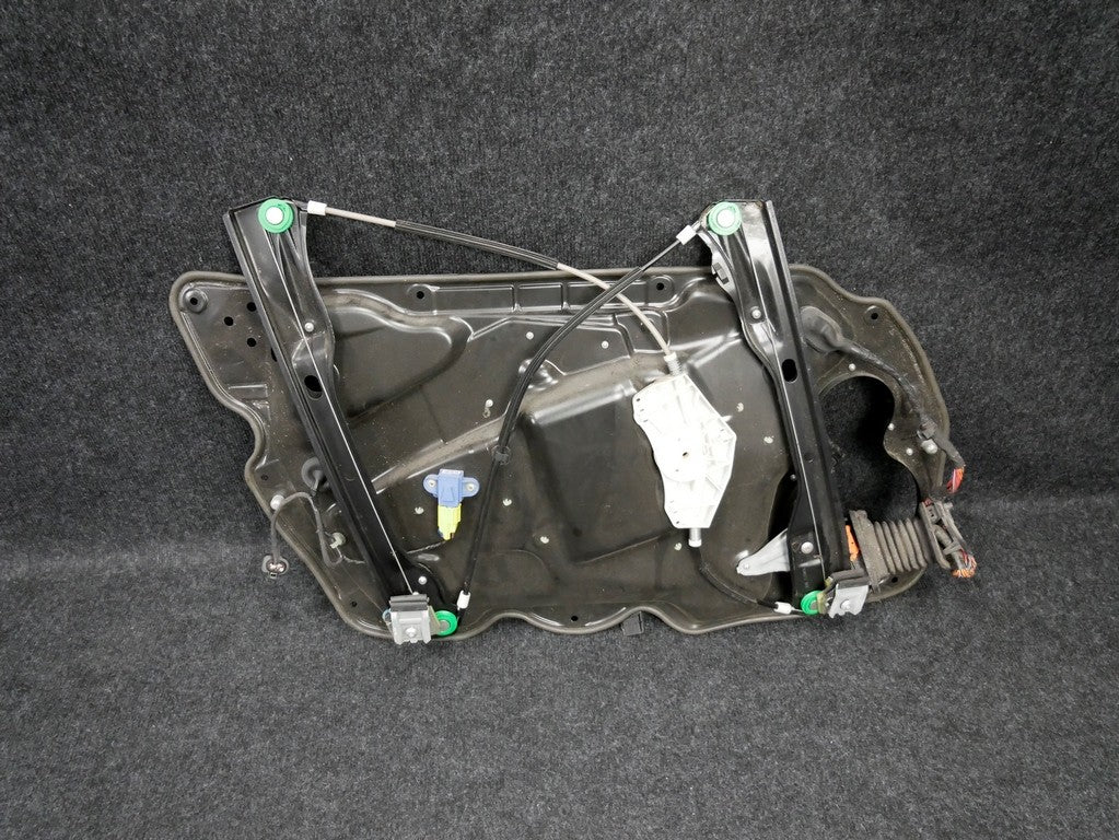 Podnośnik szyby przód prawy 3C1837756D PASSAT B6