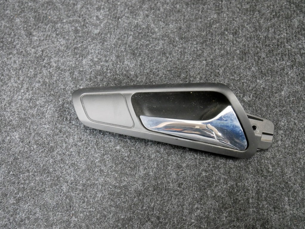 Klamka drzwi prawa 3C1837114 PASSAT B6