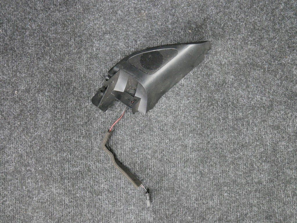 Głośnik trójkąt przód prawy 1K5837974 GOLF V