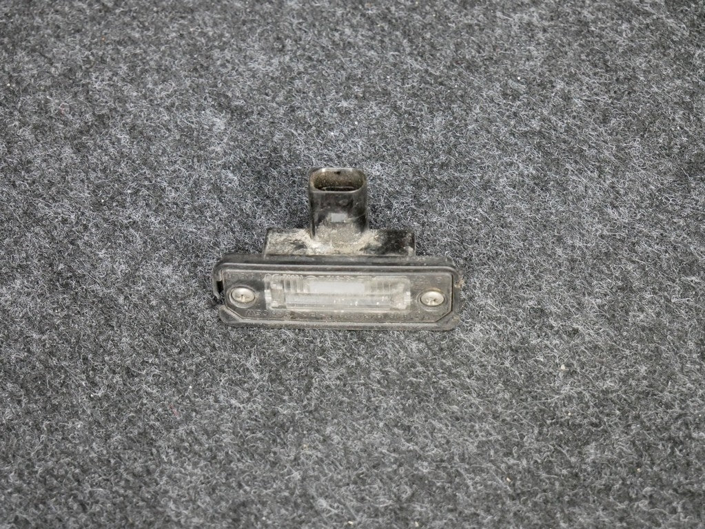 Lampka tablicy rejestracyjnej 1J6943021 VW GOLF V