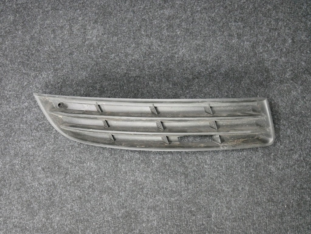 Kratka zderzaka przód prawa 3C0853666 VW PASSAT B6