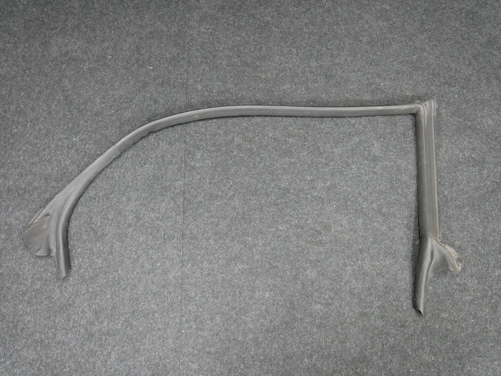 Uszczelka drzwi przód lewa 4G8845353 AUDI A7