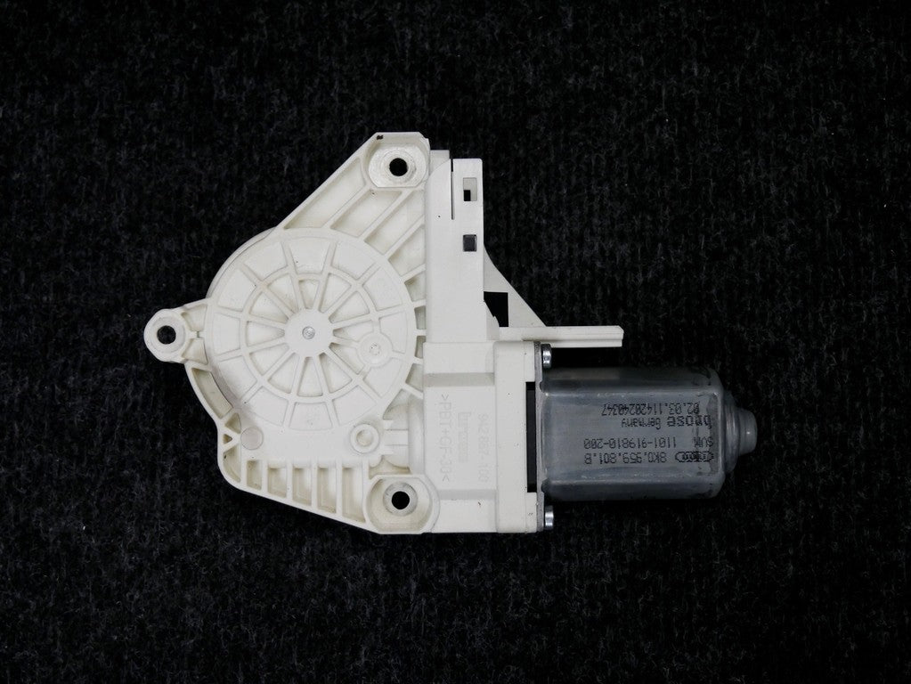 Silnik podnośnik szyby 8K0959801B AUDI A7