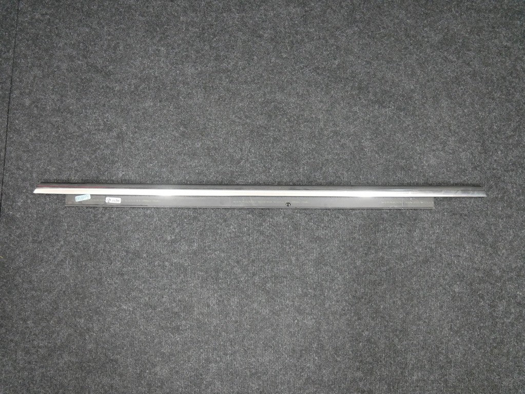 Listwa zgarniacz chrom tył prawy 4G8853764B AUDI A7