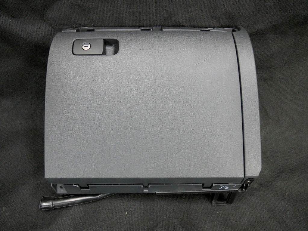 Schowek pasażera 5C7857097AC VW JETTA VI