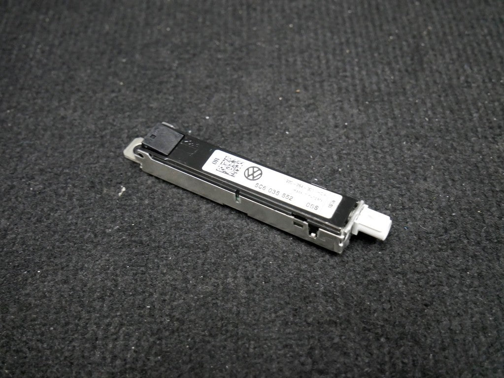 Wzmacniacz antenowy 5C6035552 VW JETTA 5C