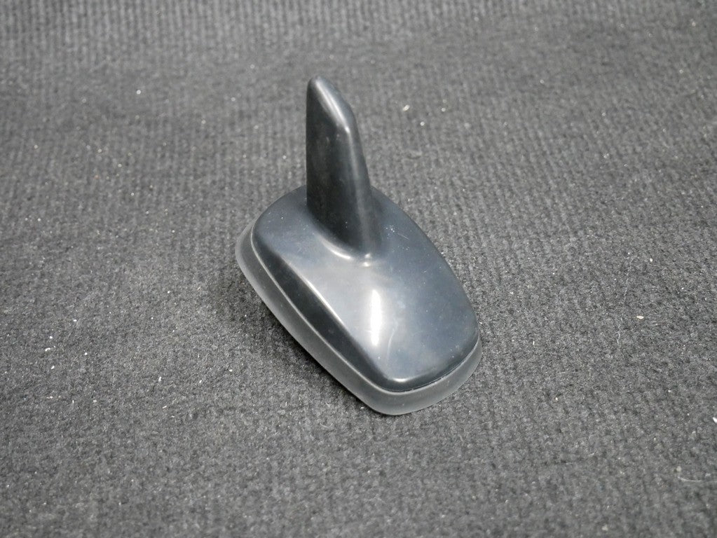 Atrapa anteny 561035497 VW JETTA 5C