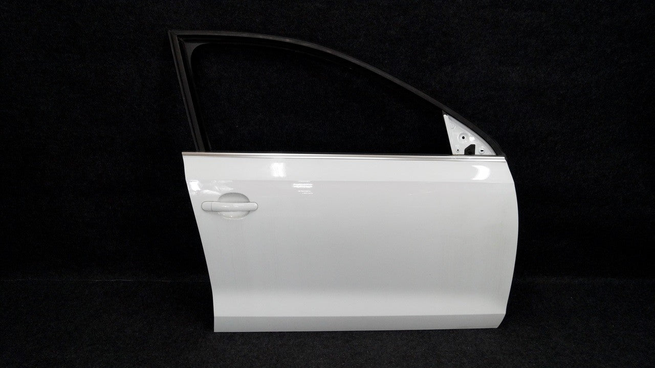 Drzwi przód przednie prawe LC9A VW JETTA 5C