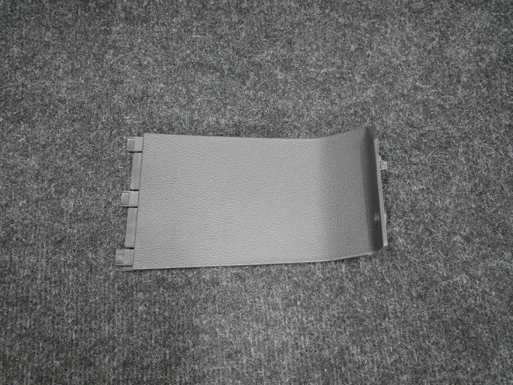 Zaślepka fotela lewa 1T0881457A TOURAN II