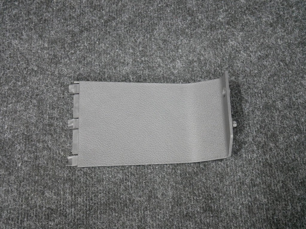 Zaślepka fotela prawa 1T0881458A TOURAN II