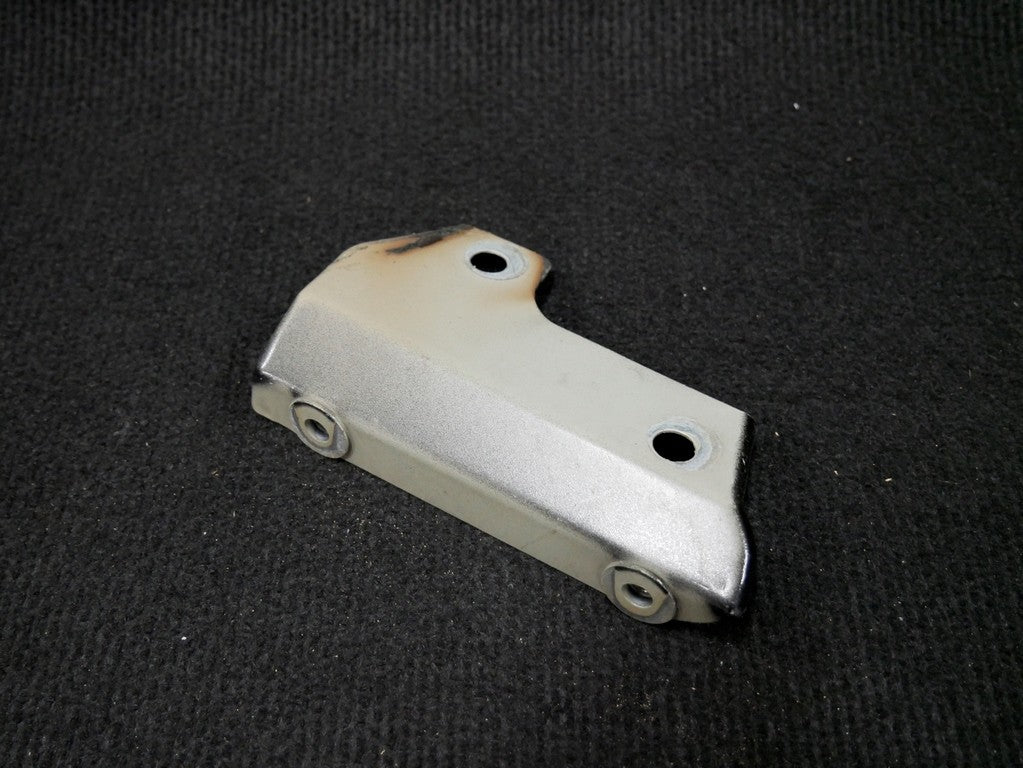 Wspornik błotnika lewy 1T0810333A TOURAN II