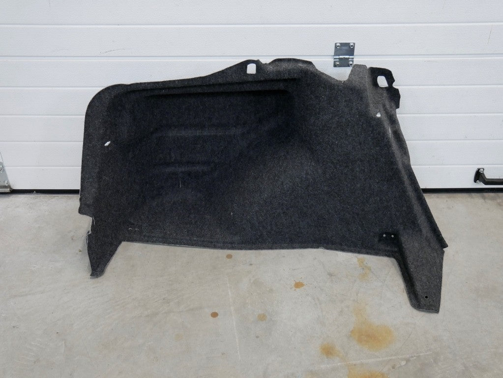 Boczek bagażnika lewy 5JA867427B SEAT TOLEDO