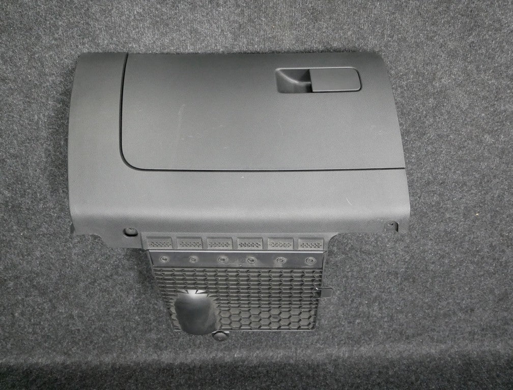 Schowek pasażera RHD 5JC857097B SKODA RAPID