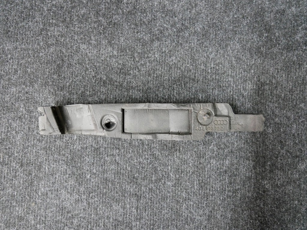 Pianka błotnika prawa 4G0823722 AUDI A7 LIFT