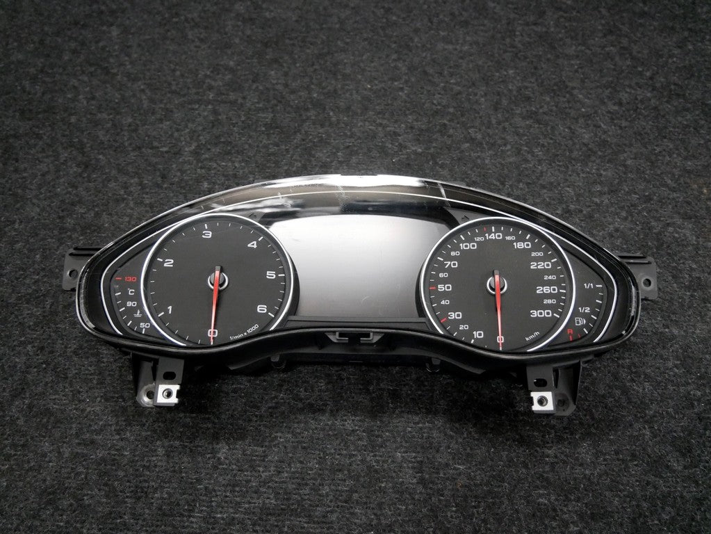Licznik 4G8920930P AUDI A7 4G8 3.0 TDI