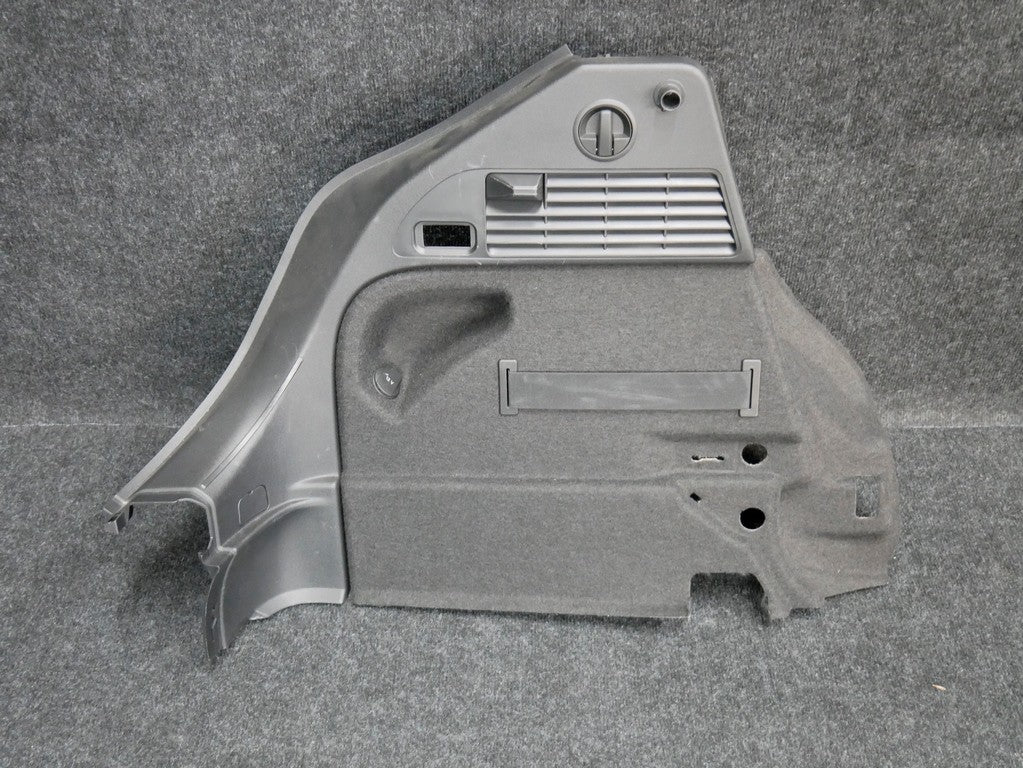 Boczek bagażnika lewy 8X3867761C AUDI A1 8X0