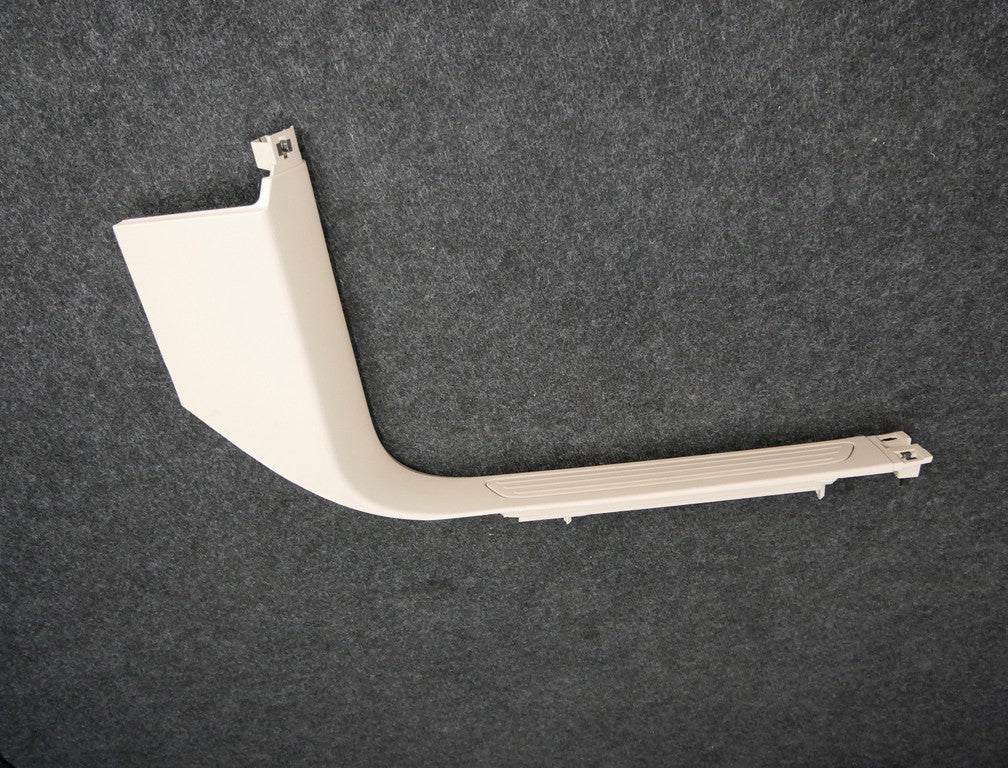 Osłona progu przód prawa 7P0863484D TOUAREG 7P