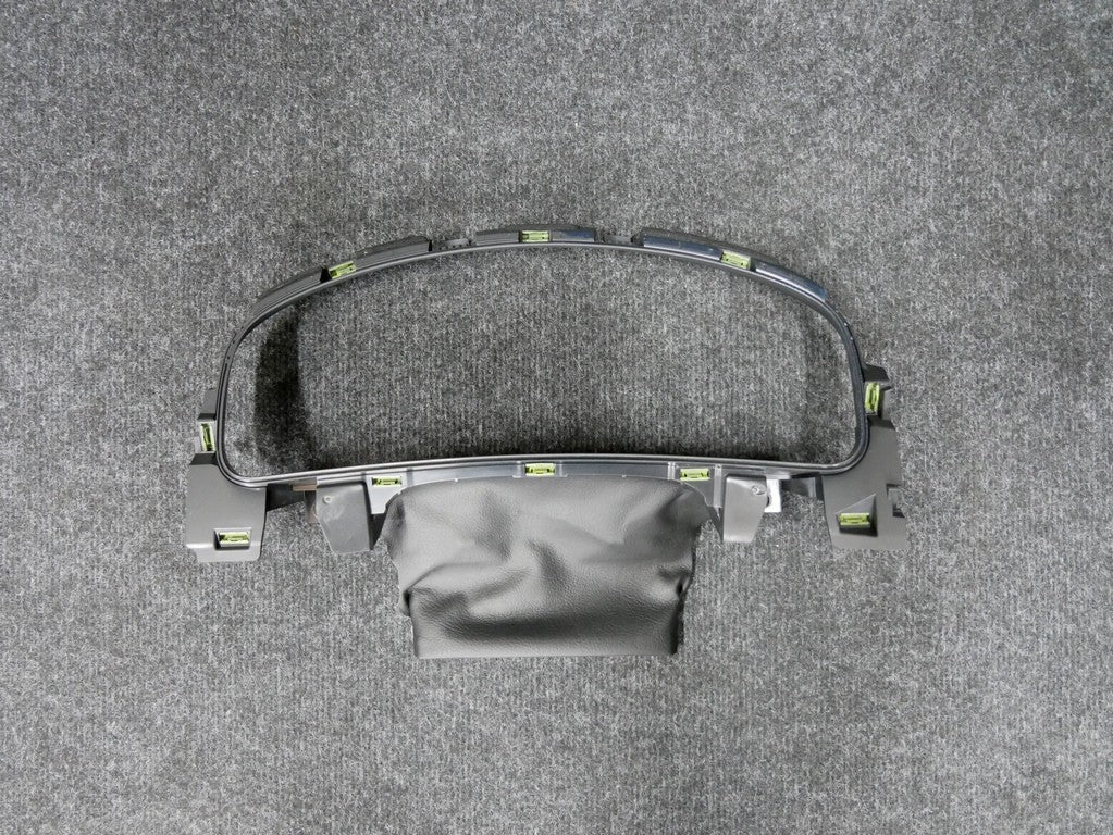 Ramka licznika 7P1857053A VW TOUAREG 7P