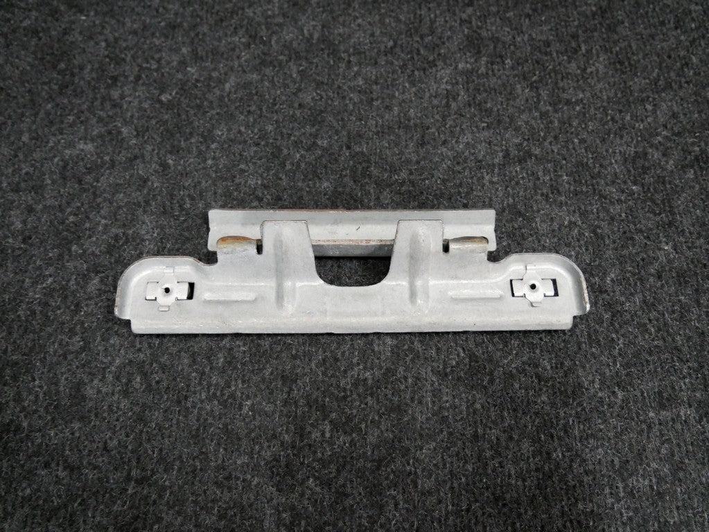 Mocowanie rączki podsufitki 7P0858679A VW TOUAREG 7P