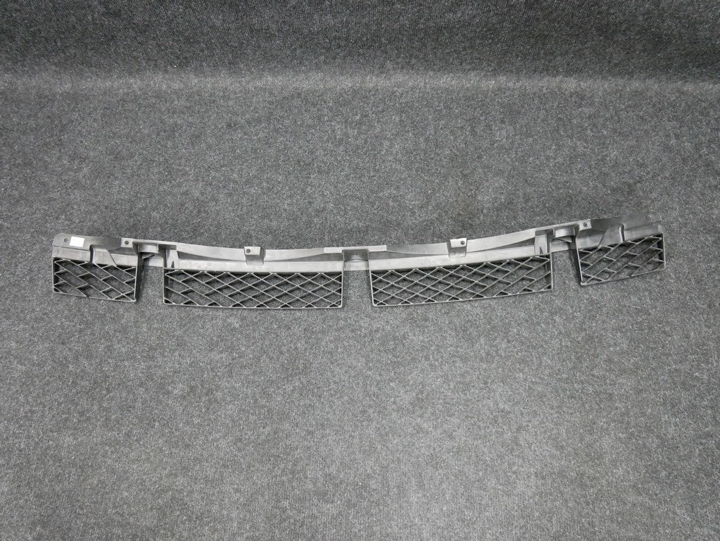 Ślizg zderzaka tył 7P6807863 TOUAREG 7P