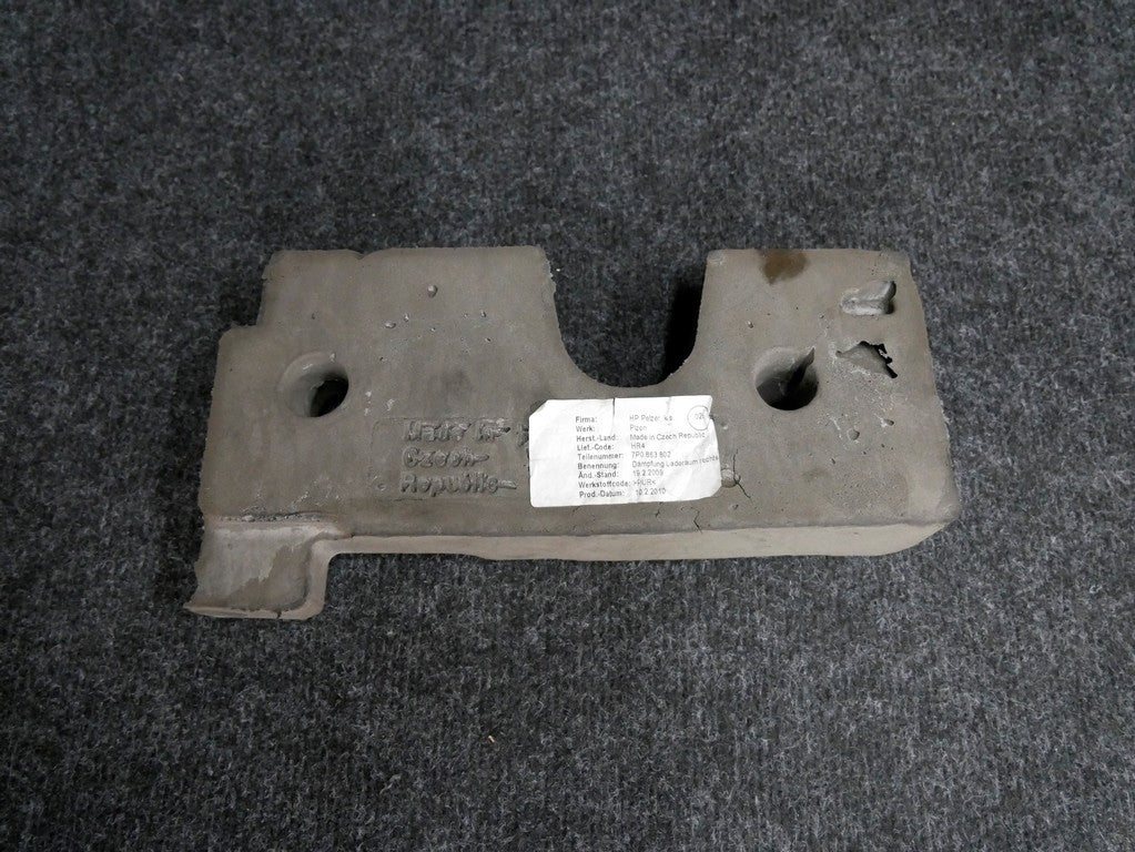 Wygłuszenie gąbka bagażnika prawa 7P0863802 VW TOUAREG 7P