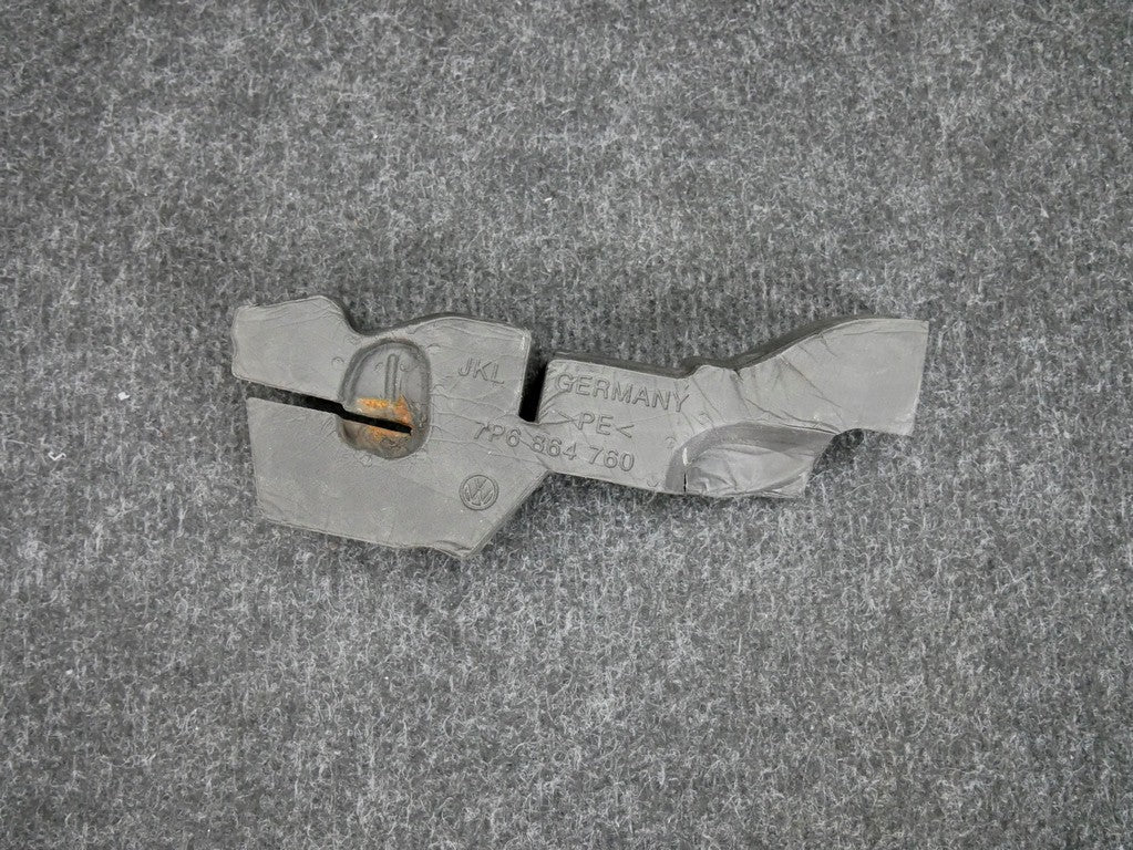 Pianka błotnika podszybia prawa 7P6864760 TOUAREG 7P