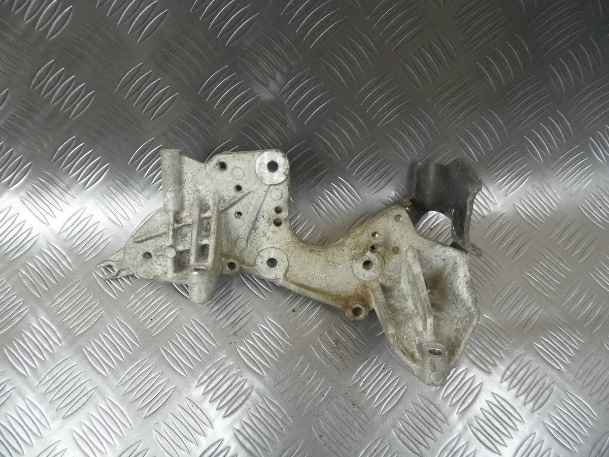 Łapa silnika 059130147N AUDI Q7 3.0 TDI