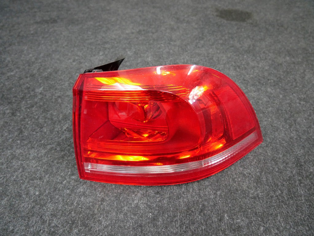 Lampa tył tylna prawa 7P6945096E TOUAREG 7P