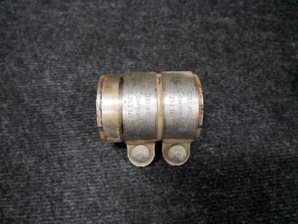 Obejma łącznik wydechu 8W0253141D AUDI A4 B9