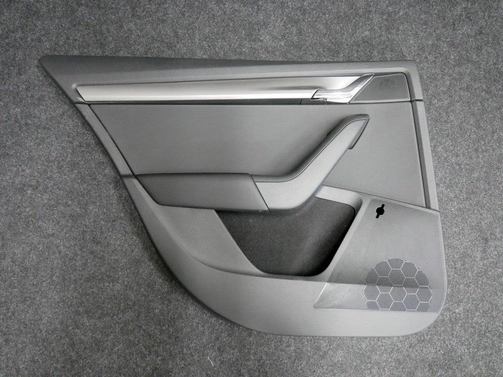 Boczek tył lewy 5E5867023AC OCTAVIA III SEDAN