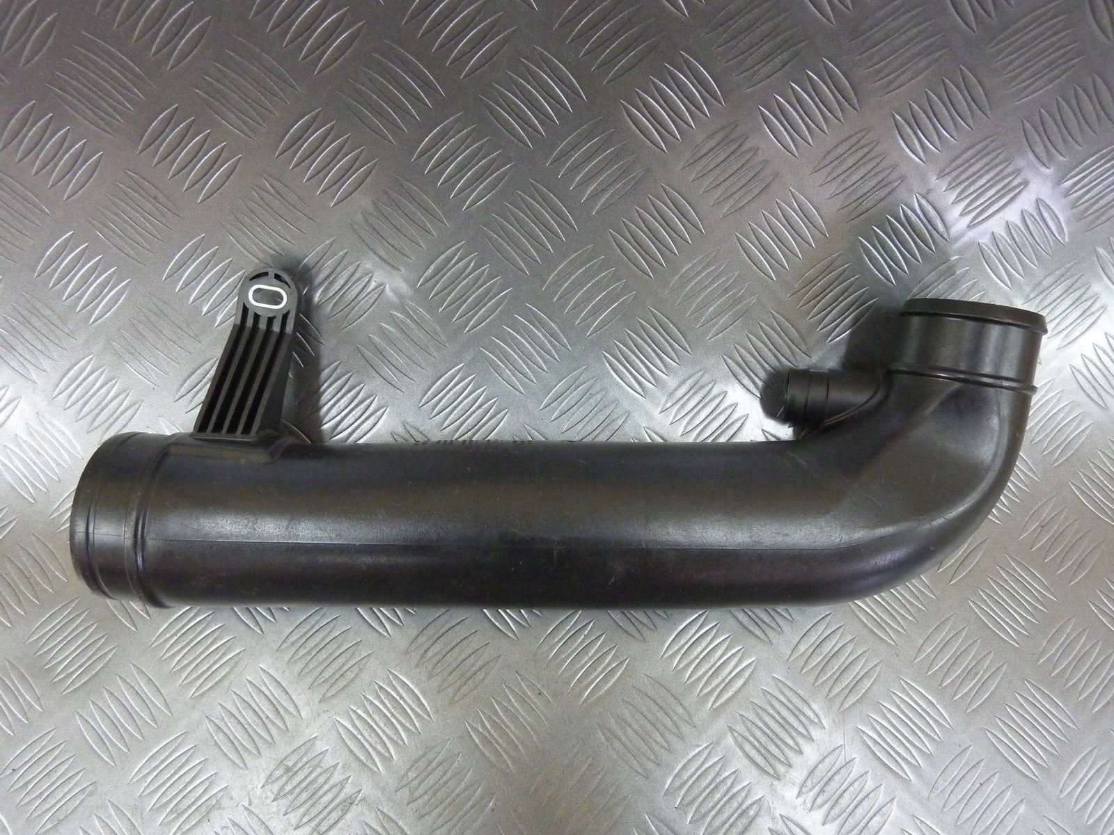 Rura powietrza 1K0129654AP VW GOLF VI 2.0 TSI