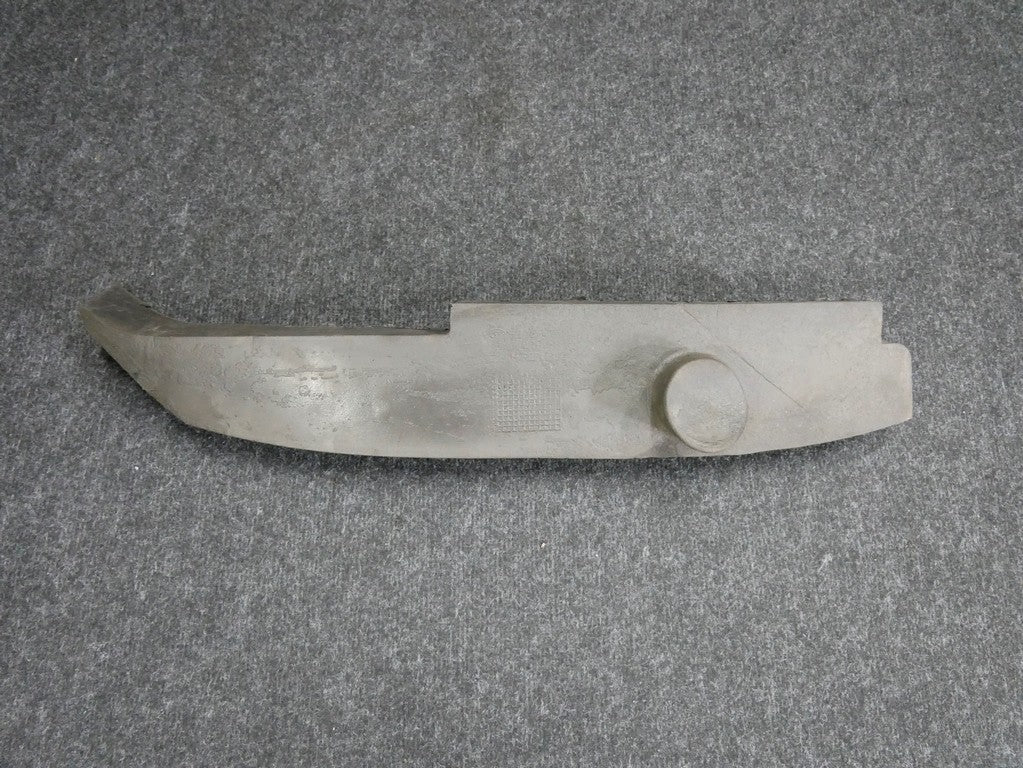 Pianka błotnika prawa 5E0864236 OCTAVIA III