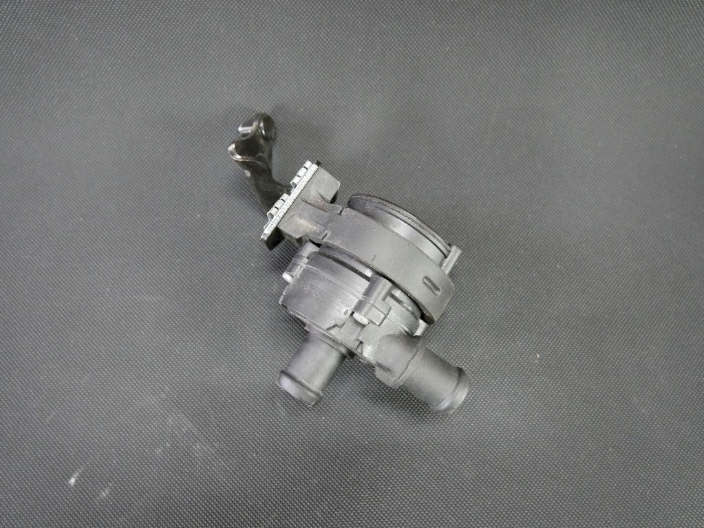 Dodatkowa pompa wody 5G0965567 OCTAVIA III