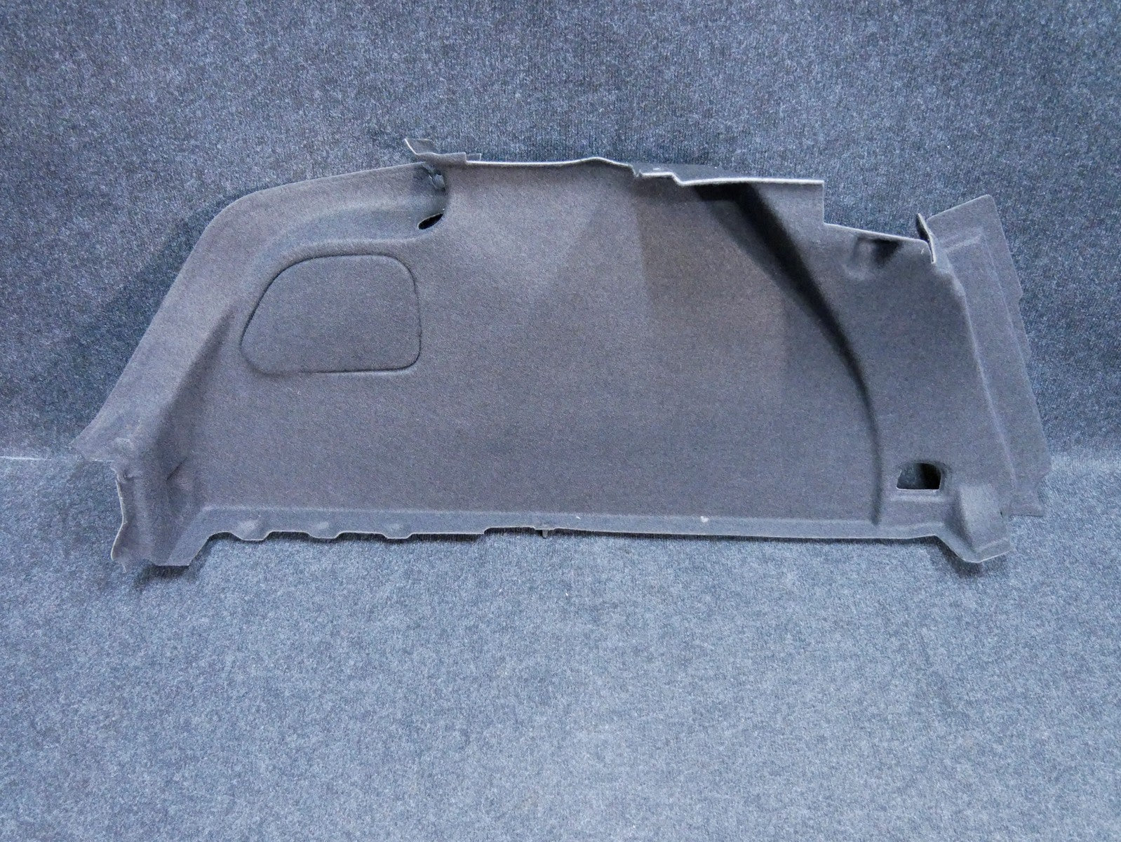 Boczek bagażnika lewy 3C8867427F PASSAT CC LIFT