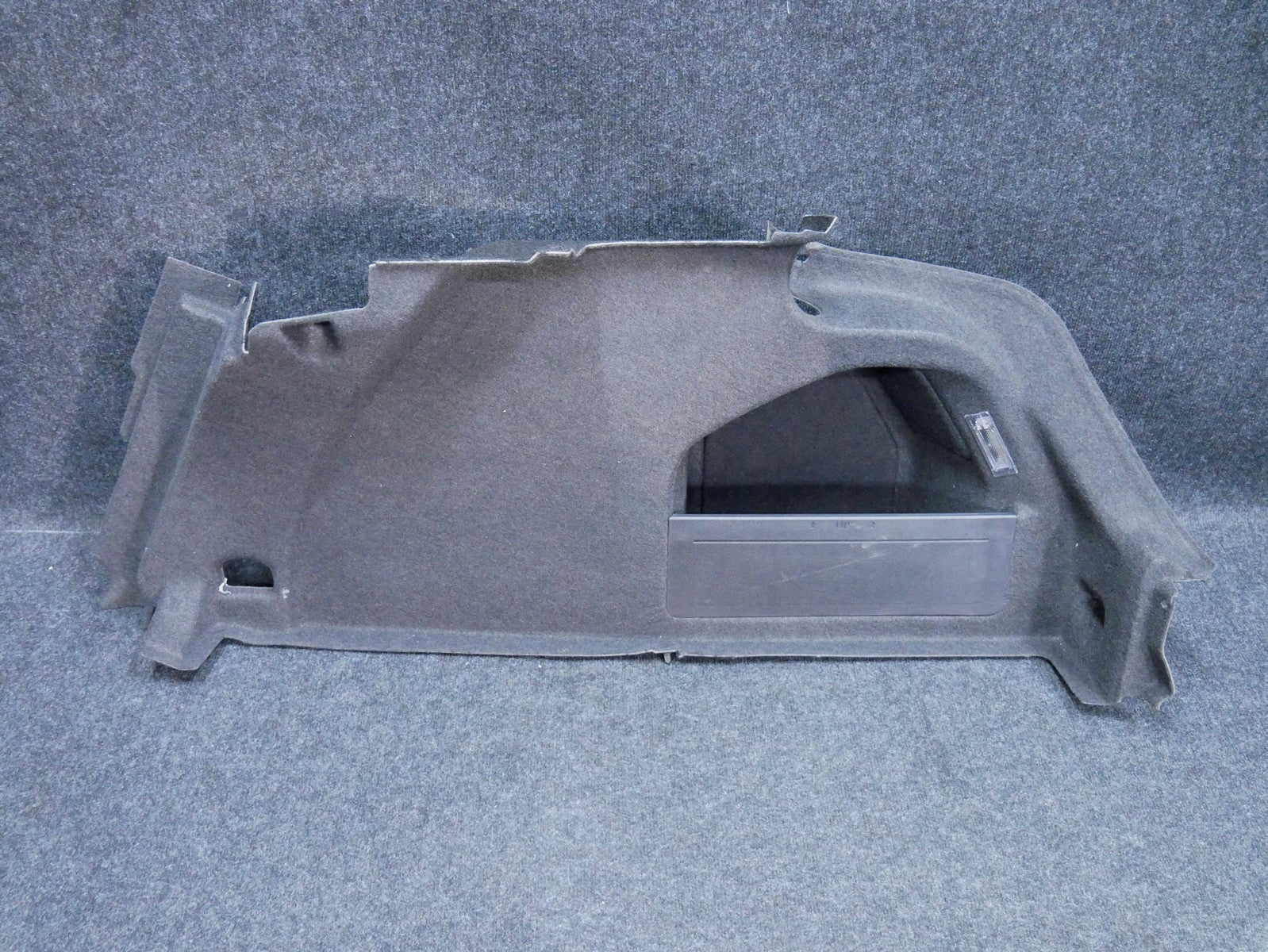 Boczek bagażnika prawy 3C8867428J PASSAT CC LIFT