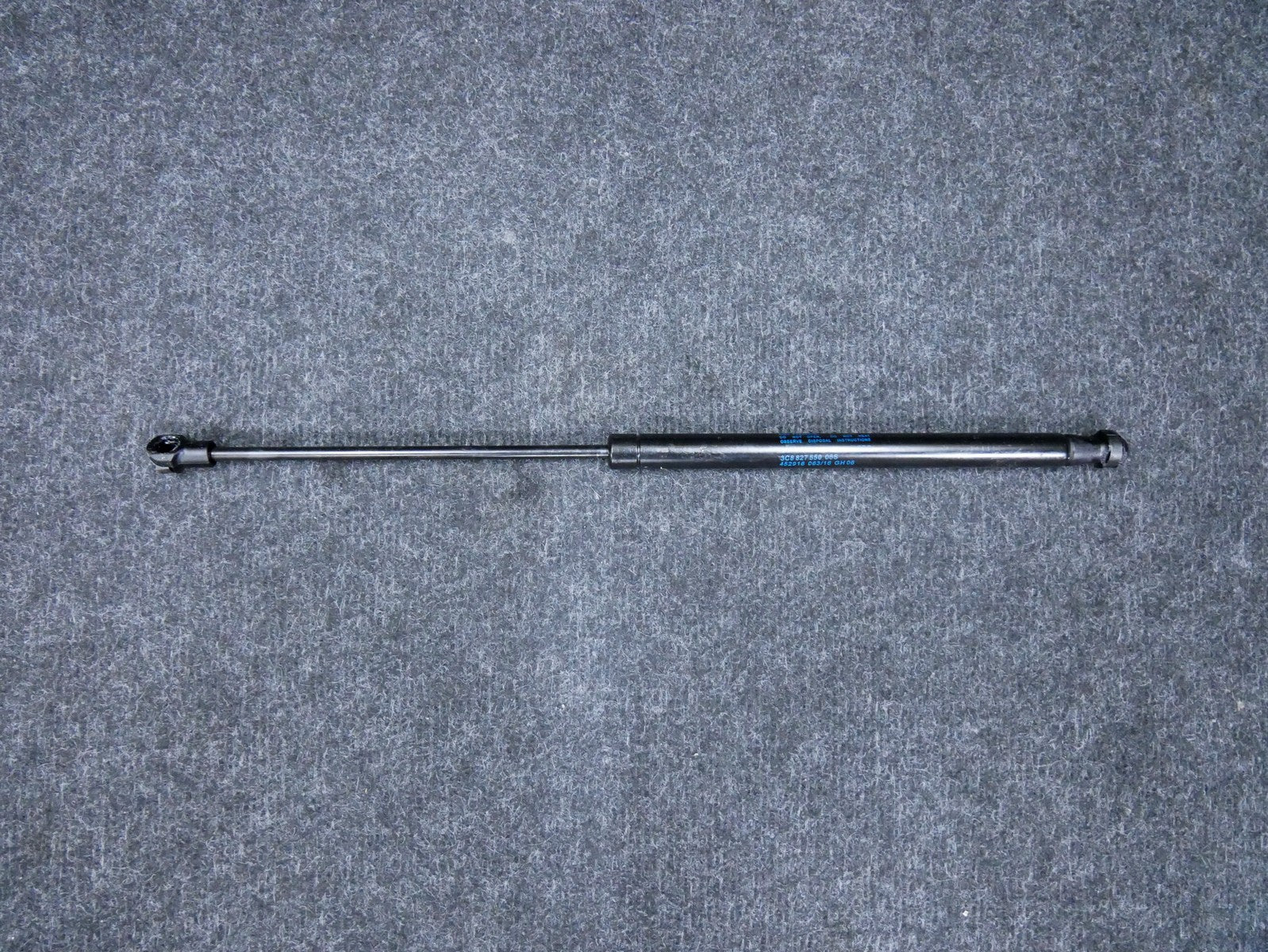 Siłownik teleskop klapy VW Passat CC 3C8827550
