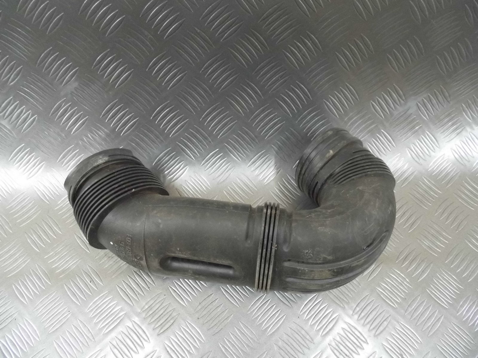 Wąż rura powietrza filtra 7L6129684G AUDI Q7
