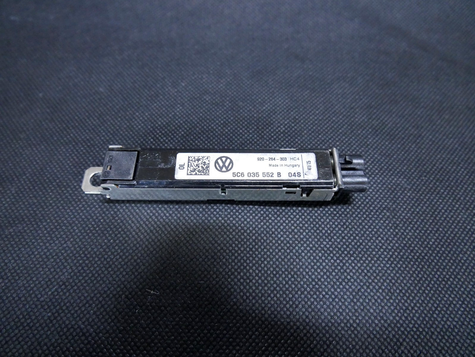 Wzmacniacz antenowy 5C6035552B VW JETTA 5C
